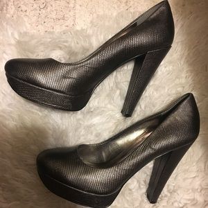 CALVIN Klein Silver heels Size 7 1/2